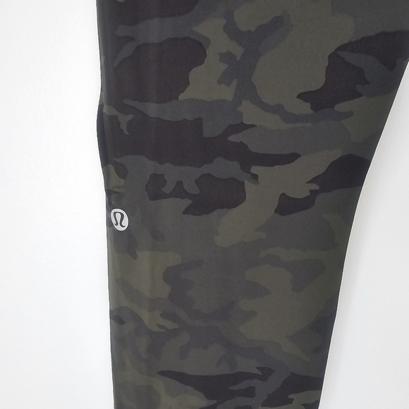 LULULEMON Fast & Free 7/8 Tight II *Nulux - Picture 7 of 10